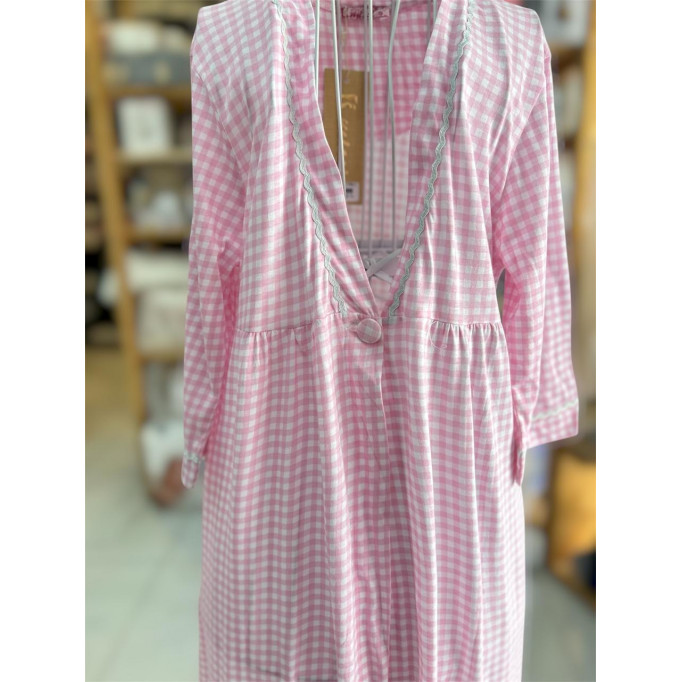 روب قطني ناعم وخفيف، مثالي لإطلالة مريحة وأنيقة داخل البيت 