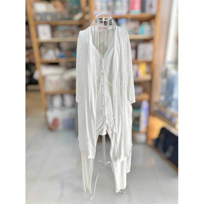 بيجاما حمل ورضاعة أنيقة وخفيفة، مصممة لتمنحك الراحة والنعومة خلال الحمل وبعد الولادة