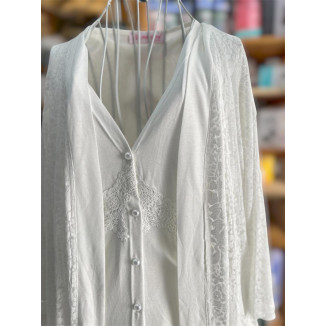 بيجاما حمل ورضاعة أنيقة وخفيفة، مصممة لتمنحك الراحة والنعومة خلال الحمل وبعد الولادة