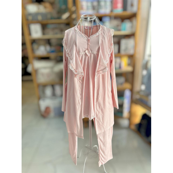 بيجاما حمل صيفية ناعمة وأنيقة، مصممة لتمنحك الراحة والانتعاش خلال الحمل