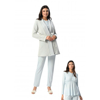 بيجاما شتوي بلوزة مصوفة لون زهر وروب صوف بوكلية زهر مونس