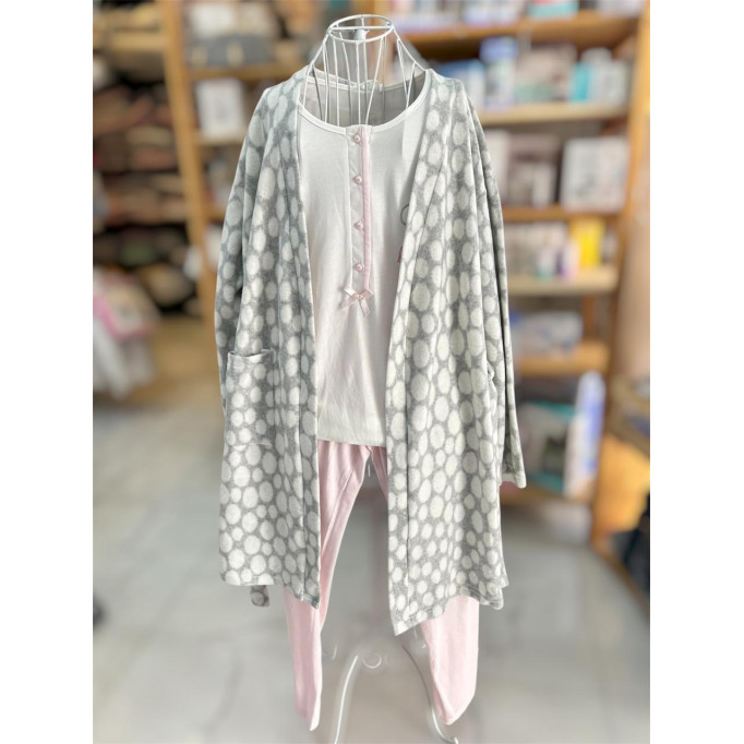 بيجاما حمل ورضاعة  مريحة وعملية، مصممة خصيصًا للأمهات لتوفير الراحة والأناقة خلال فترة الحمل وما بعدها