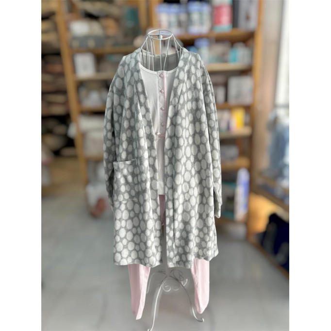 بيجاما حمل ورضاعة  مريحة وعملية، مصممة خصيصًا للأمهات لتوفير الراحة والأناقة خلال فترة الحمل وما بعدها