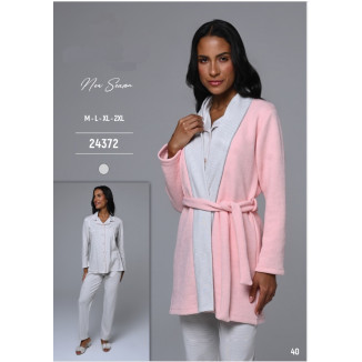 بيجامة نفاس مقلمة بزرار مع روب زهري دافئ